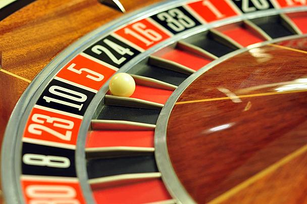 Khám phá vũ trụ đầy kịch tính của 007 James Bond trong Casino Royale